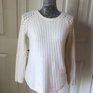 Wardrobe staple - Loft sweater